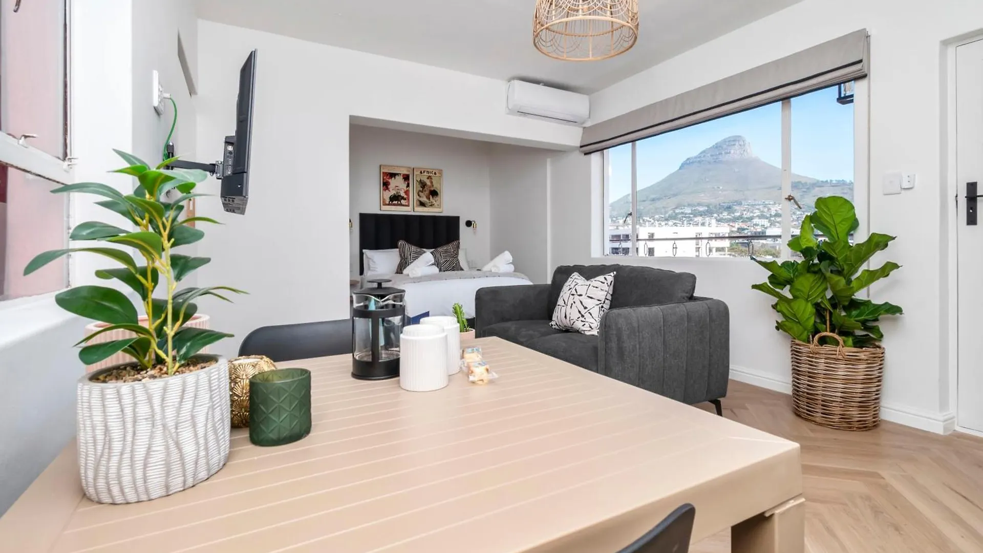 Flamingo On Hope Apartment Cape Town
